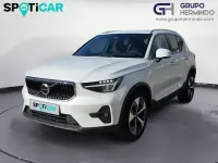 Używany Volvo XC40 Core 163 KM (119 kW) 2023 Biały SUV