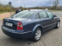 Usado VW Passat Highline 180 CV (132 kW) 2004 Azul Berlina