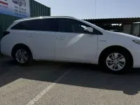 Usado Toyota Auris Touring Sports Active 136 CV (100 kW) 2015 Blanco Familiar