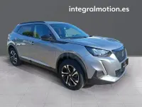 Usado Peugeot 2008 Allure 130 CV (95 kW) 2023 Gris / plata SUV