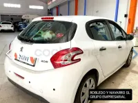Usado Peugeot 208 Access 68 CV (50 kW) 2014 Blanco Utilitario