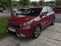Usado Kia Niro 141 CV (103 kW) 2017 Granate SUV