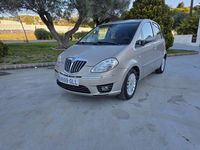 Usado Lancia Musa 90 CV (66 kW) 2009 Beige Monovolumen