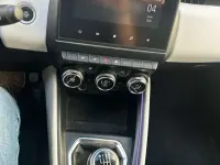 Usado Renault Clio V Techno 101 CV (74 kW) 2023 Rojo Utilitario