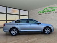 Usado VW Passat Business 150 CV (110 kW) 2021 Plateado Berlina
