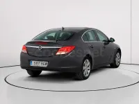 Usado Opel Insignia Edition 130 CV (95 kW) 2011 Gris / plata Berlina
