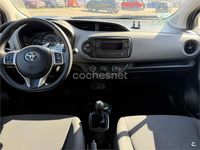 Usado Toyota Yaris City 69 CV (50 kW) 2019 Gris / plata Berlina