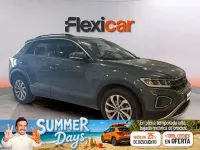 Usado VW T-Roc Life 150 CV (110 kW) 2023 Gris SUV