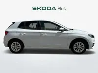 Usado Skoda Fabia Selection 95 CV (69 kW) 2025 Blanco Utilitario