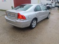 Usado Volvo S60 Momentum 185 CV (136 kW) 2006 Gris / plata Berlina