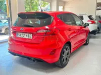 Usado Ford Fiesta Active 100 CV (73 kW) 2019 Rojo Utilitario