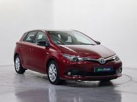 Usado Toyota Auris Hybrid Active 136 CV (100 kW) 2016 Rojo Berlina