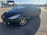 Usado Peugeot 307 CC 110 CV (80 kW) 2007 Negro Descapotable