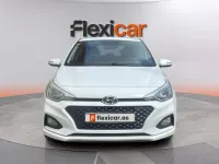 Usado Hyundai i20 75 CV (55 kW) 2018 Blanco Berlina