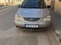 Usado Kia Carens EX 112 CV (82 kW) 2004 Gris / plata Monovolumen