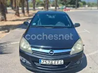 Usado Opel Astra GTC Sport 100 CV (73 kW) 2006 Negro Berlina