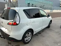 Usado Renault Scénic III 95 CV (69 kW) 2016 Blanco Monovolumen