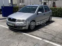 Usado Skoda Fabia Elegance 101 CV (74 kW) 2003 Gris / plata Berlina