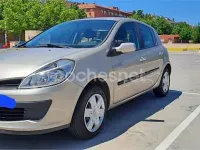 Usado Renault Clio II Privilege 85 CV (62 kW) 2008 Beige Berlina