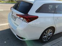 Usado Toyota Auris Hybrid Advance 136 CV (100 kW) 2015 Blanco Familiar
