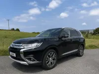 Usado Mitsubishi Outlander Motion 150 CV (110 kW) 2016 Negro SUV