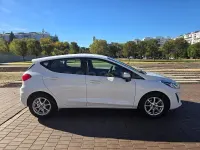 Usado Ford Fiesta Trend 85 CV (62 kW) 2018 Blanco Utilitario