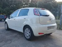 Usado Fiat Punto Pop 75 CV (55 kW) 2015 Blanco Utilitario