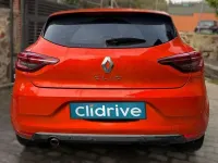 Usado Renault Clio Zen 131 CV (96 kW) 2020 Naranja Utilitario
