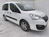 Usado Citroën Berlingo Feel 100 CV (73 kW) 2019 Blanco Monovolumen