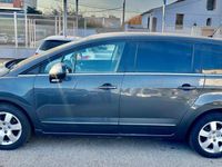 Usado Peugeot 5008 Premium 110 CV (80 kW) 2010 Gris / plata Monovolumen