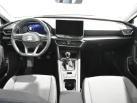 Usado Seat Leon Style 116 CV (85 kW) 2025 Gris/plata