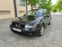 Usado Seat Leon Sport 110 CV (80 kW) 2004 Negro Utilitario