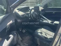 Usado Peugeot 3008 Allure 130 CV (95 kW) 2018 Gris / plata SUV