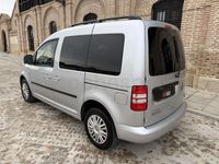 Usado VW Caddy Trendline 102 CV (75 kW) 2014 Gris / plata Monovolumen