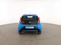 Usado Toyota Aygo X-play 72 CV (52 kW) 2019 Azul Utilitario