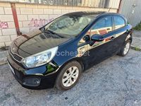 Usado Kia Rio 84 CV (61 kW) 2015 Negro Berlina