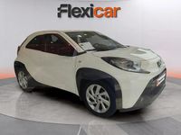 Usado Toyota Aygo X Play 72 CV (52 kW) 2024 Blanco SUV