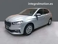 Usado Skoda Fabia Selection 95 CV (69 kW) 2025 Gris Utilitario