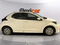 Usado Toyota Yaris Active 116 CV (85 kW) 2025 Gris Utilitario