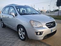 Usado Kia Carens Active 140 CV (102 kW) 2008 Gris / plata Monovolumen