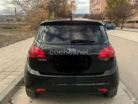 Usado Kia Venga 90 CV (66 kW) 2014 Negro Utilitario