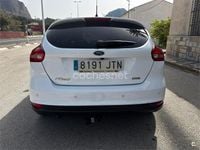 Usado Ford Focus Trend 125 CV (91 kW) 2016 Blanco Berlina