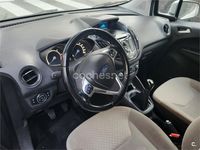Usado Ford Tourneo Courier Titanium 95 CV (69 kW) 2016 Gris / plata Monovolumen