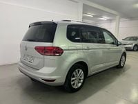 Begagnad VW Touran Advance 115 HK (84 kW) 2019 Grå Minibuss