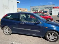 Usado Ford Focus Trend 115 CV (84 kW) 2004 Azul Berlina