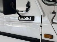 Usado Mercedes 230 90 CV (66 kW) 1980 Blanco Descapotable