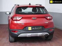 Usado Kia Stonic 101 CV (74 kW) 2021 Rojo SUV