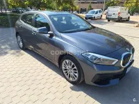 Usado BMW 118 Comfort Edition 140 CV (102 kW) 2021 Gris / plata Berlina