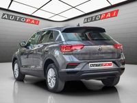 Usado VW T-Roc Advance 115 CV (84 kW) 2022 Gris / plata SUV
