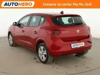 Usado Dacia Sandero Comfort 91 CV (66 kW) 2021 Rojo Berlina